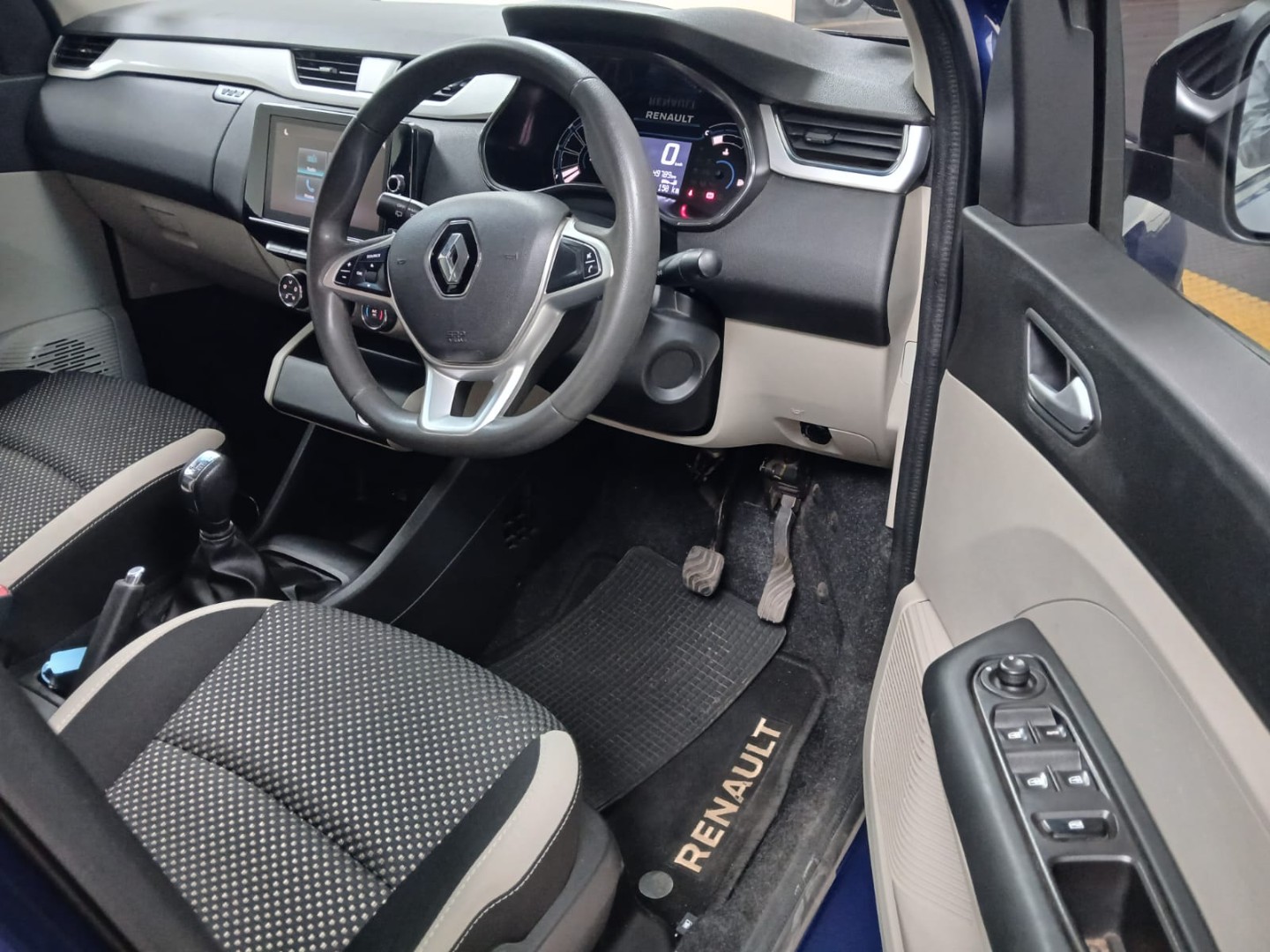 5aeb0b67-402a-4670-9861-d7083a54256a