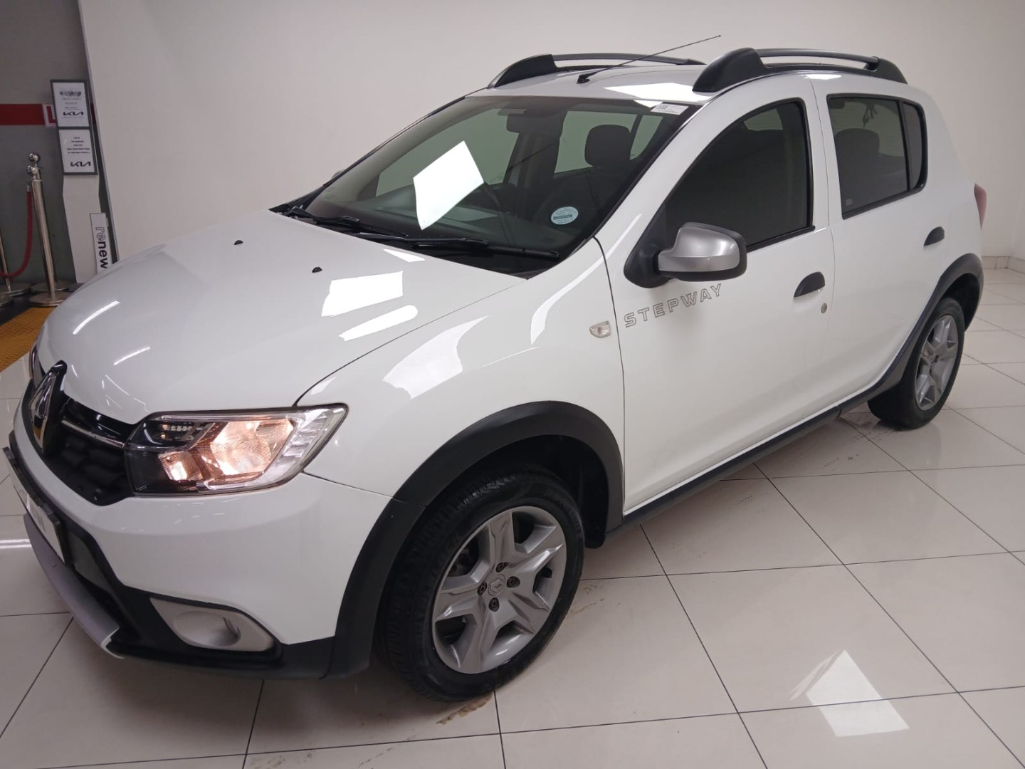 7e706c4c-6581-4560-a963-f72070e307c2