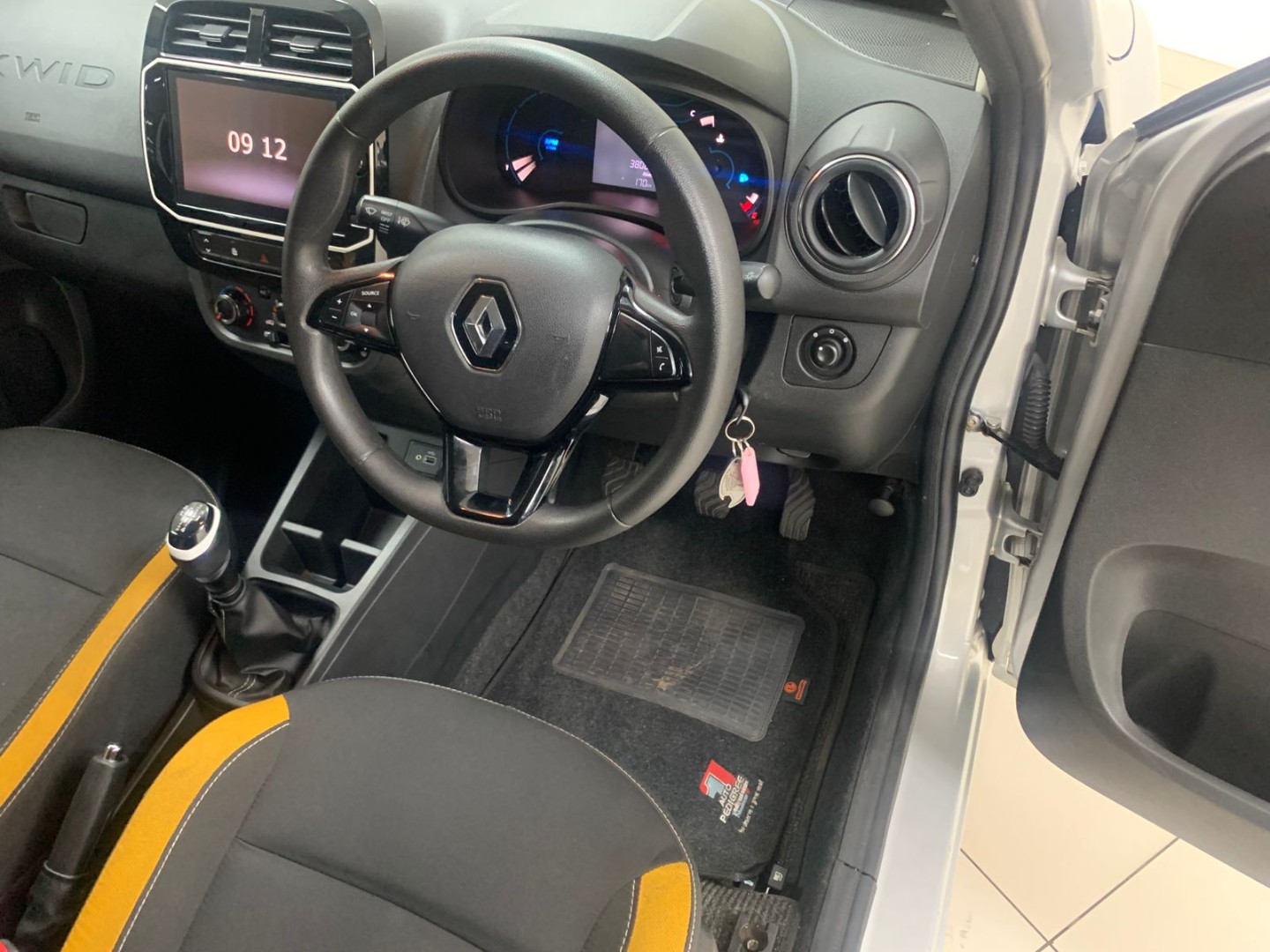 f1f5509f-e843-4049-a1c4-3137336af342