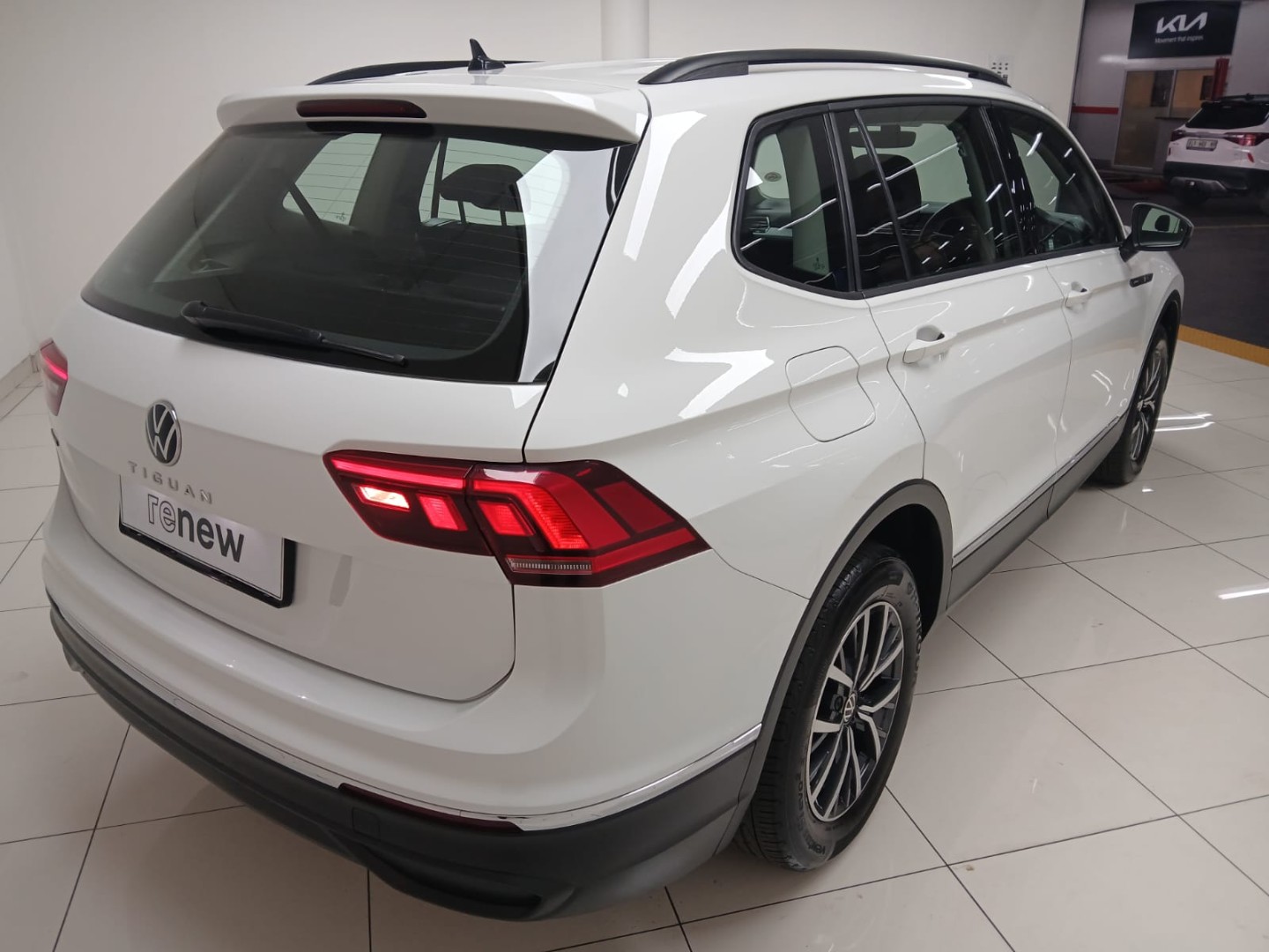 0dfc851d-5926-4088-92f5-5e561b5a27ea