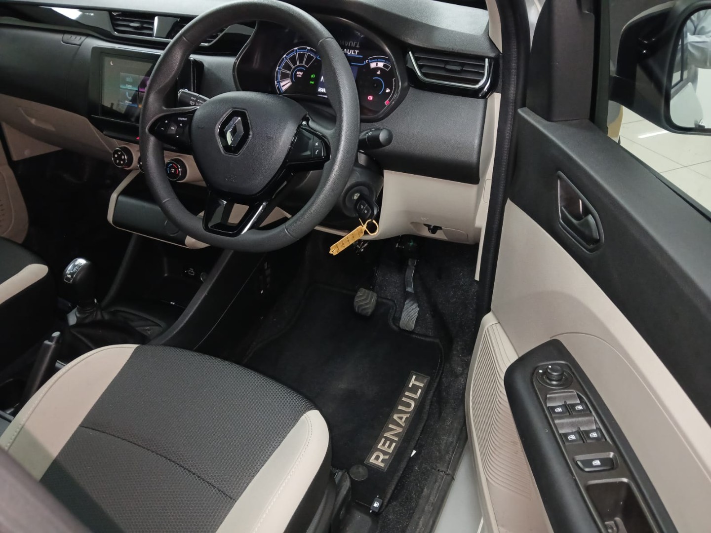 de2e516a-84fb-4c7d-bfdd-9f23eb99523e