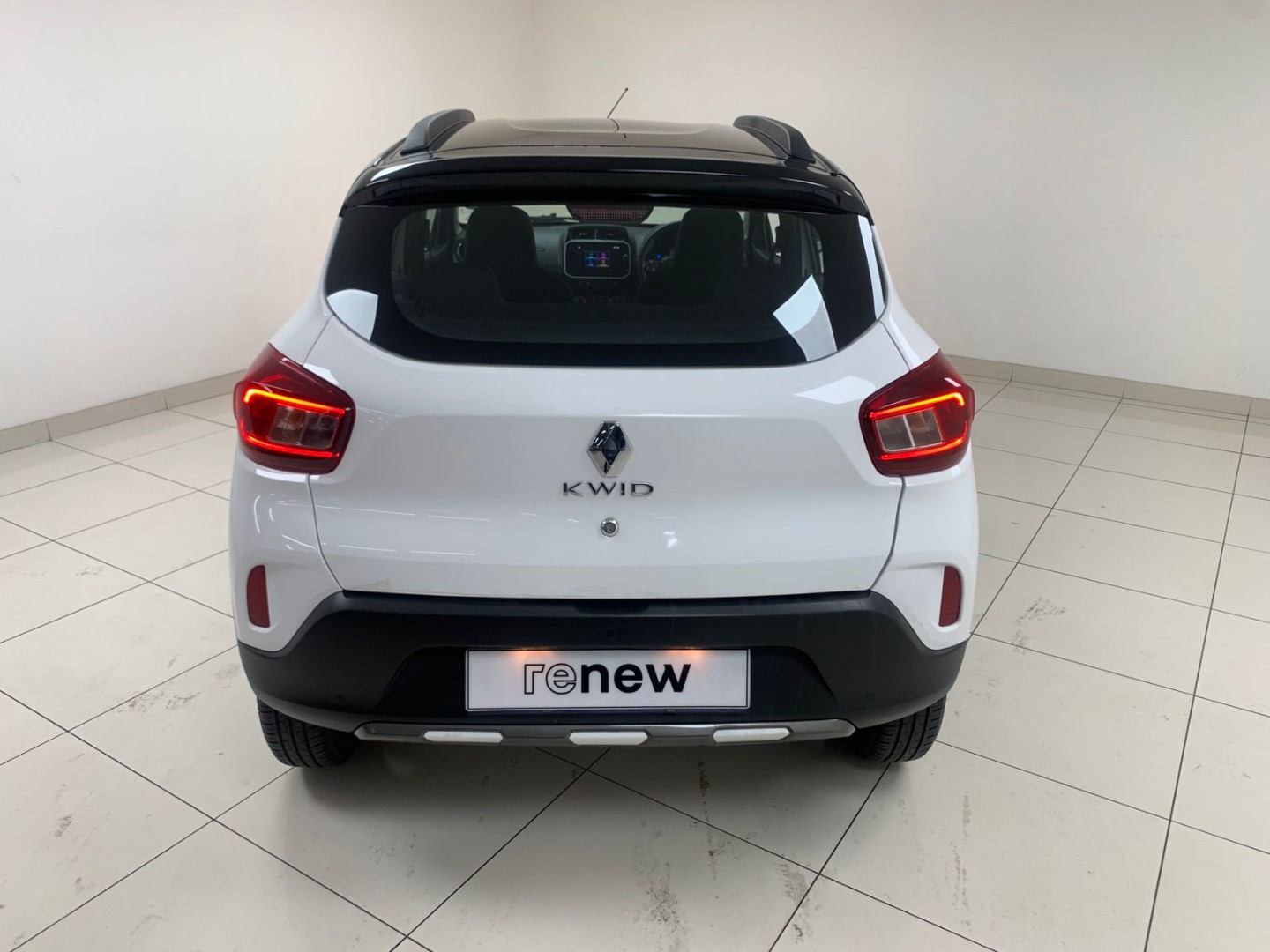 fe06af5c-da08-494f-886d-702c876ceb98