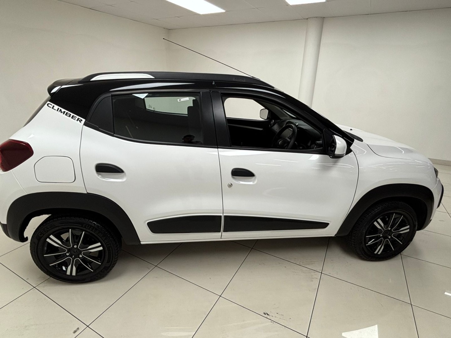 8fafb782-f759-43a2-a6d1-722d2d27b04b