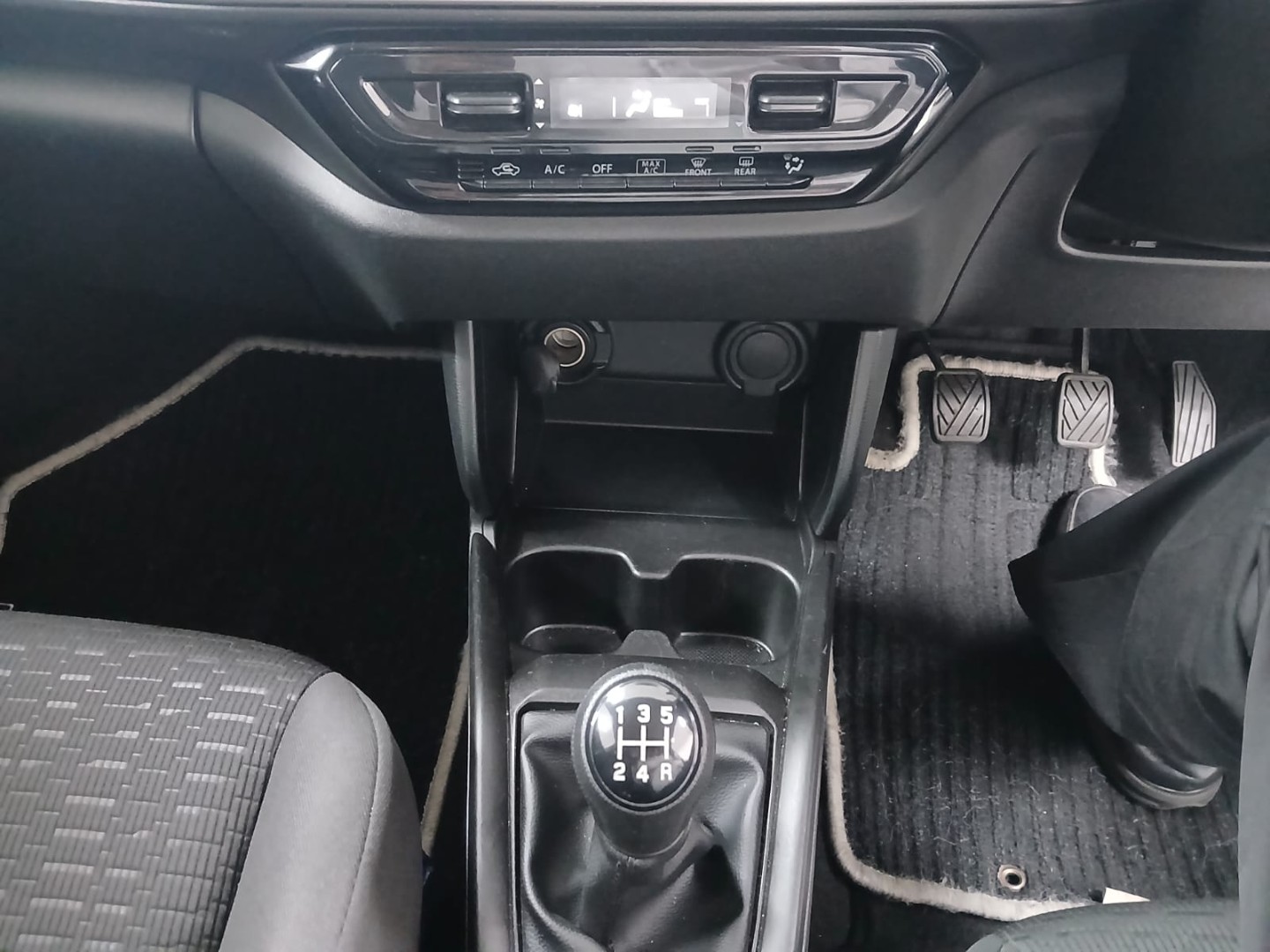 f7e04081-f33e-4faa-a216-9b564525c980