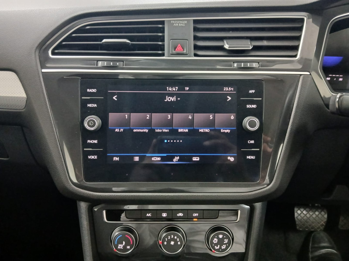 233fe589-c8e1-4479-8144-95d04ffeb09b