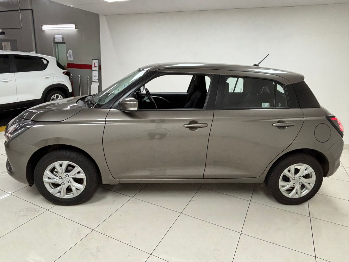 f5f70563-4604-467b-8c4c-c59435fa8d76