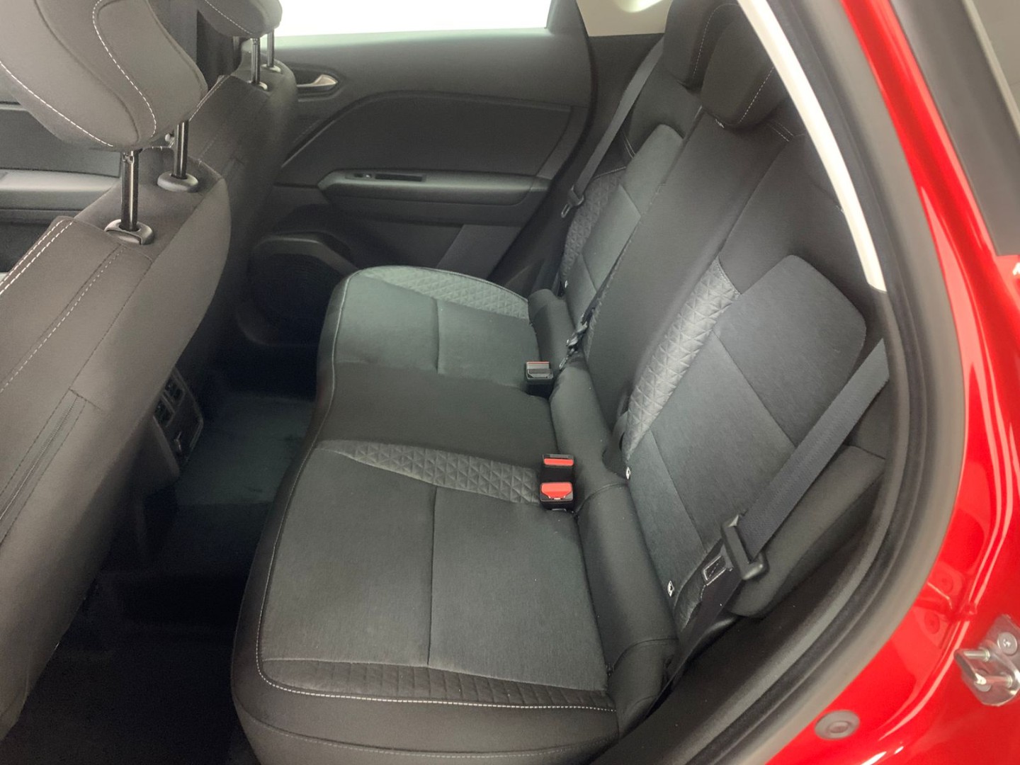 fb541de8-bebc-40e1-8539-0e7693d9a413