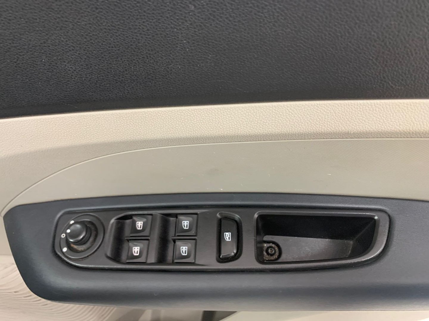 ff732990-36f9-49c4-bb02-09e9329286e9